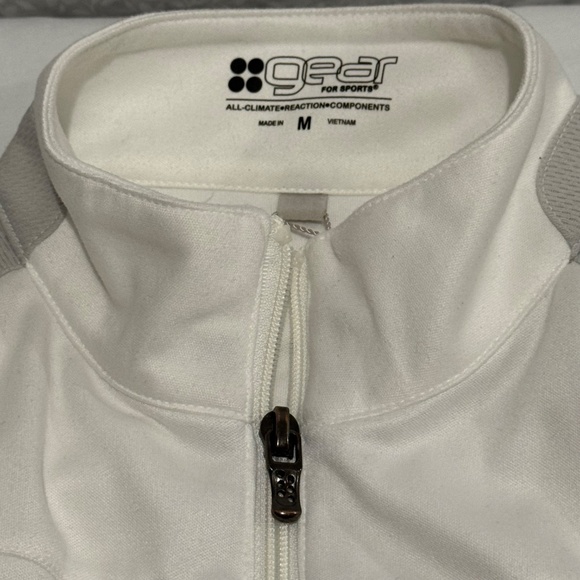 white jacket brand gear for sport size medium with full zipper and pocket - Picture 3 of 6